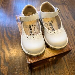 FootMates Cream Mary Jane Dress Shoes